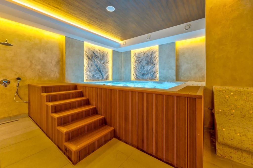 Mans Lux 8 Apartman ซลาตีบอร์ ภายนอก รูปภาพ