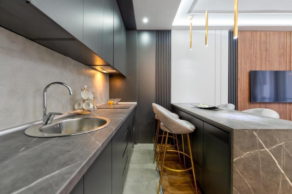 Mans Lux 8 Apartman ซลาตีบอร์ ภายนอก รูปภาพ