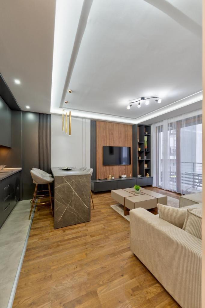 Mans Lux 8 Apartman ซลาตีบอร์ ภายนอก รูปภาพ