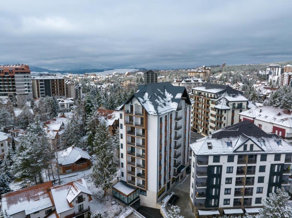 Mans Lux 8 Apartman ซลาตีบอร์ ภายนอก รูปภาพ